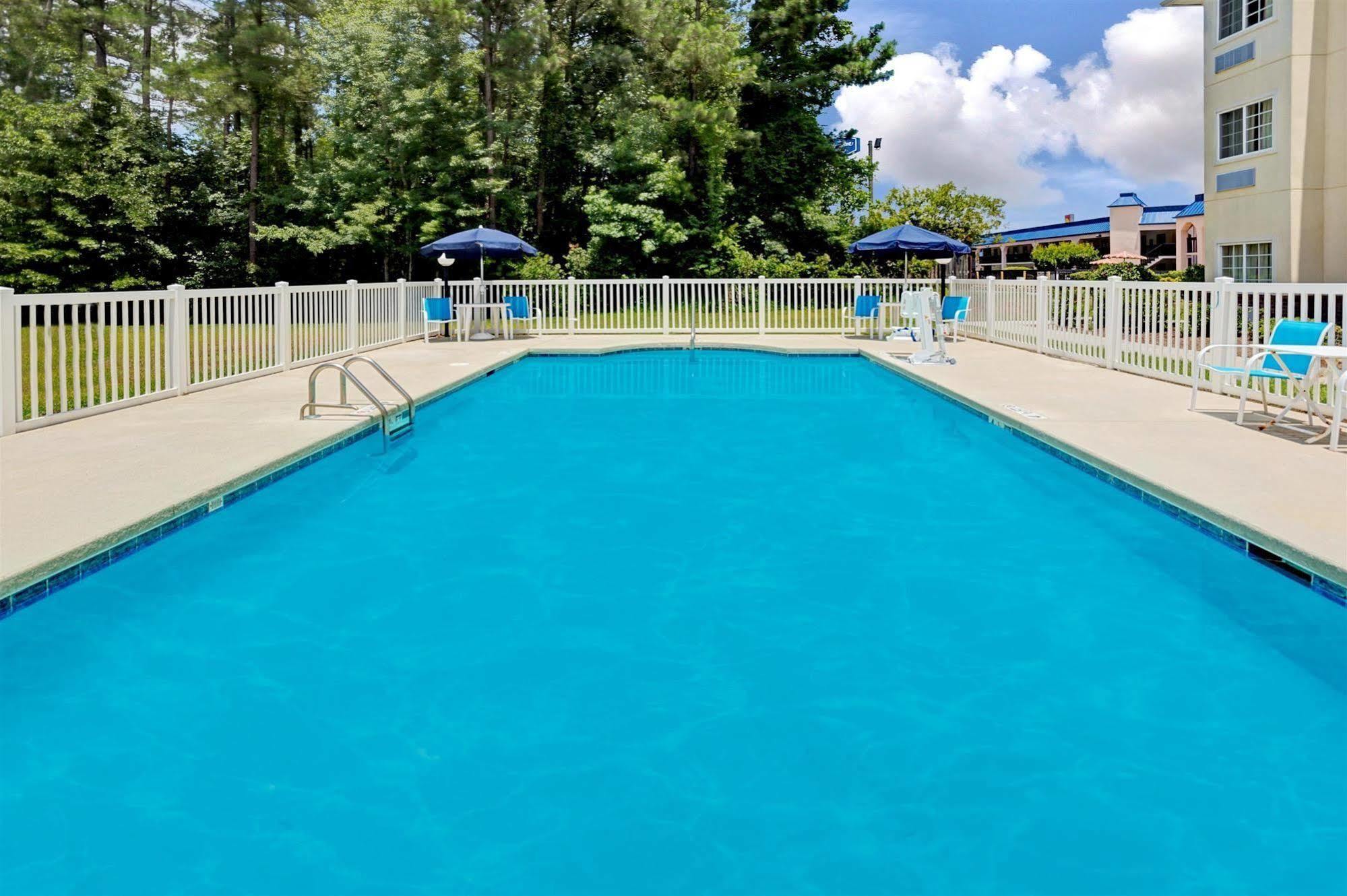 Microtel Inn & Suites By Wyndham Walterboro Buitenkant foto